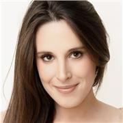 Profesora de Educación Infantil y Primaria, con especialidad en PT, da clases de refuerzo escolar y estudio motivacional. Actualm